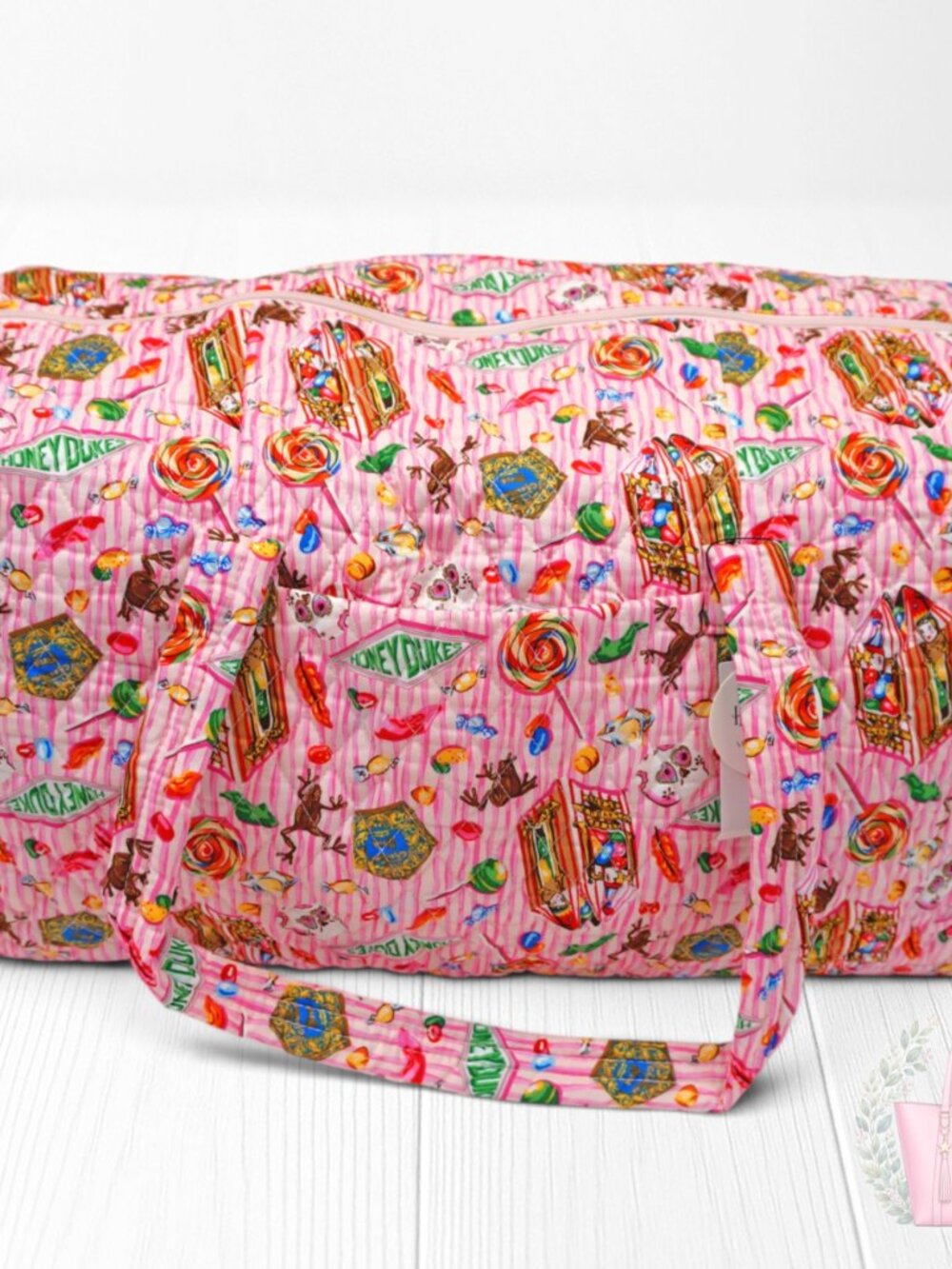 NEW ❤️ vera bradley x Harry Potter Honeydukes Pink Large Duffel - Picture 4 of 6